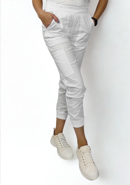 Spodnie medyczne damskie jogger Brigston  biały.png