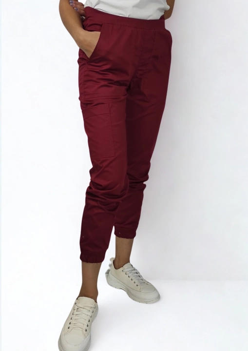 Spodnie medyczne damskie jogger Brigston bordo.png